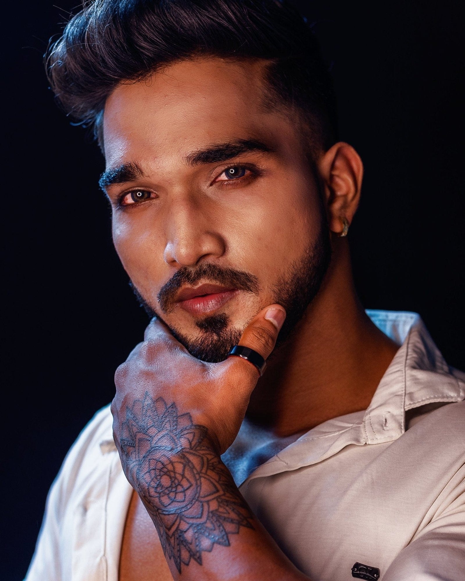 INOX JEWELRY Rings Black Stainless Steel with Red Aluminum Detail Band Ring